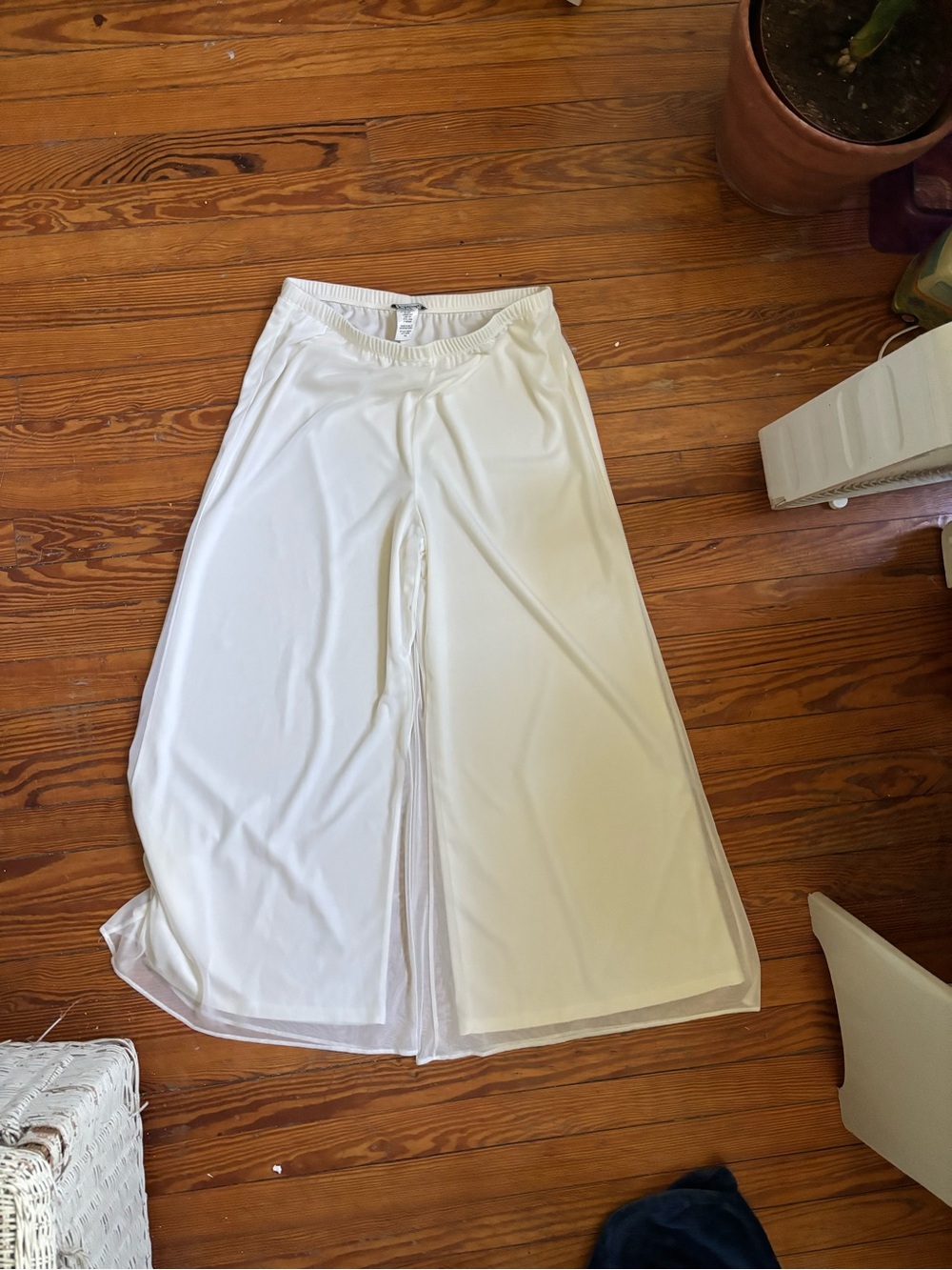 Wide-Leg White Palazzo Pants with Elastic Waist
